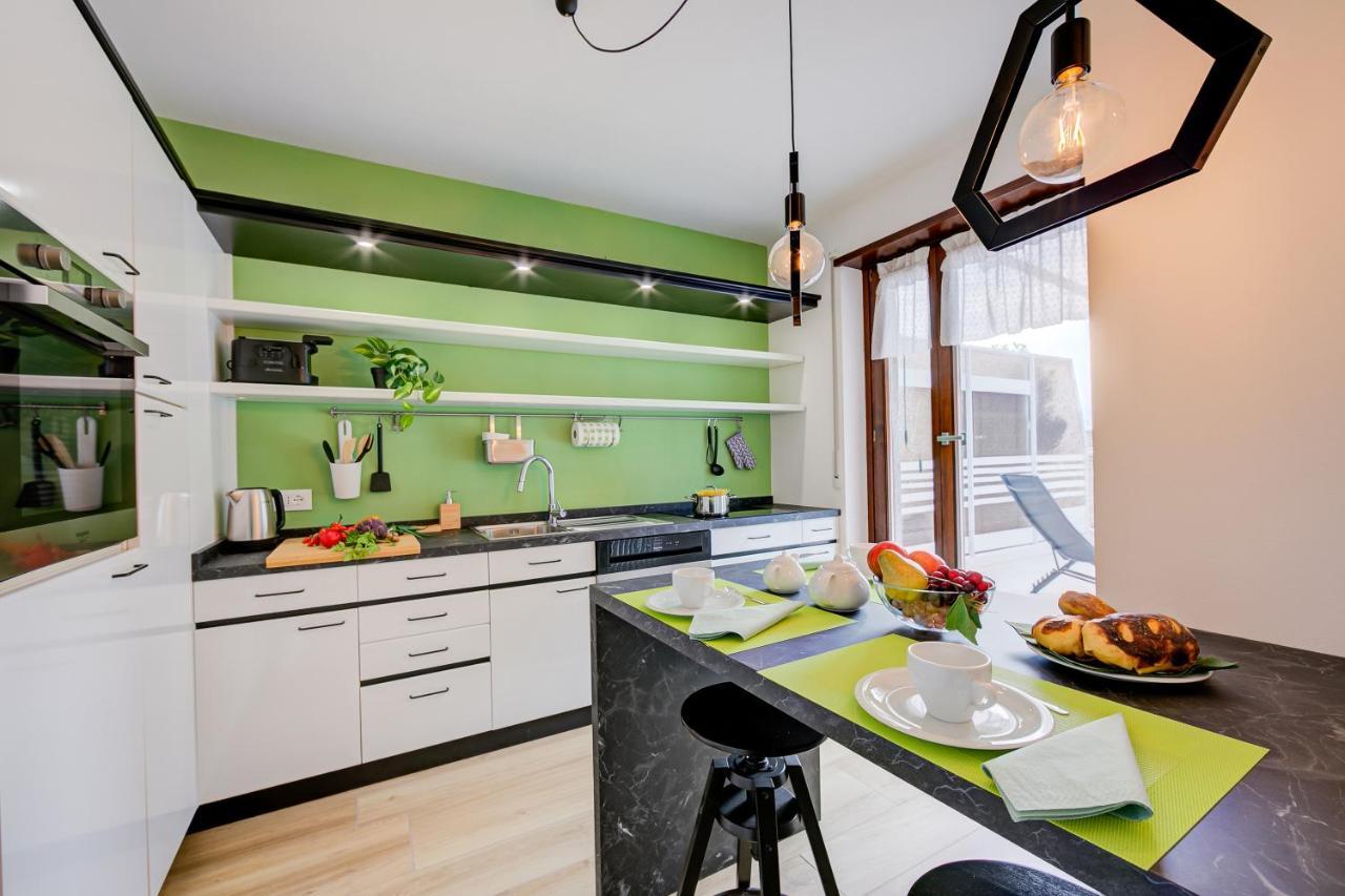 Balcone Sui Tigli Few Min From The Lake - Happy Rentals Riva del Garda Buitenkant foto